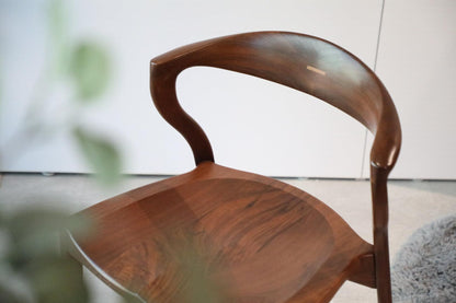 KA II 扶手舒適椅 - 多種木材